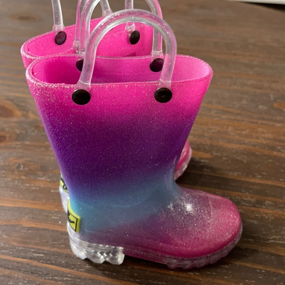 Light up rain boots